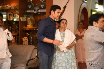 Celebrities Pay Homage to Vijaya Nirmala Garu